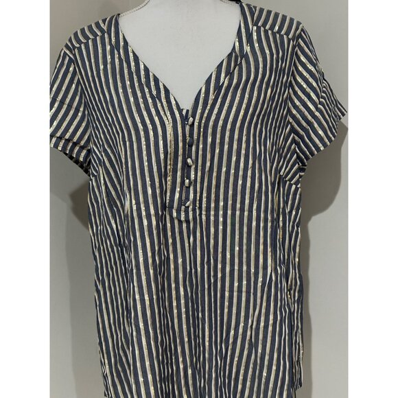 Torrid New Metallic Striped Short Sleeve Blouse W/ Button Detail Size 1X (14-16) - Picture 13 of 14